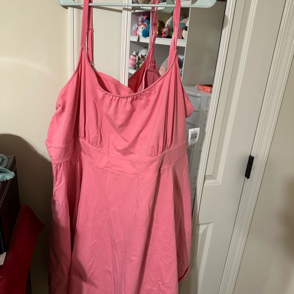 Nwot size 5 torrid skater dress pink. Has pockets